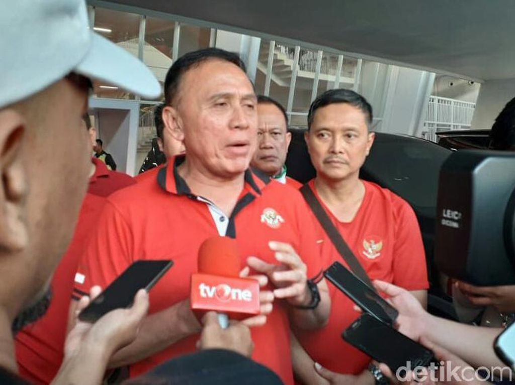 Iwan Bule Mulai Pantau Kinerja Wasit Iwan Bule Mulai Pantau Kinerja Wasit