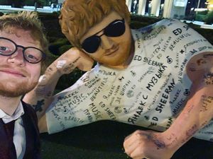 Hiii... Patung Ed Sheeran di Rusia Dikritik Menyeramkan