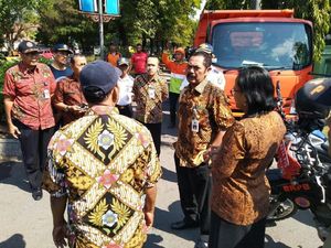 Walkot Solo Pantau Pemangkasan Pohon Usai Tewasnya Balita Saat CFD