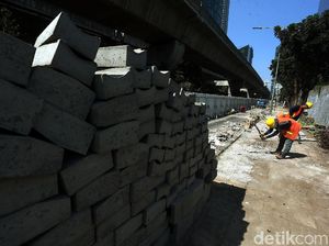 Pedestrian di Jalan Satrio Kuningan Dibenahi