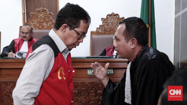 Joko Driyono divonis 1,5 tahun penjara atas kasus perusakan barang bukti.