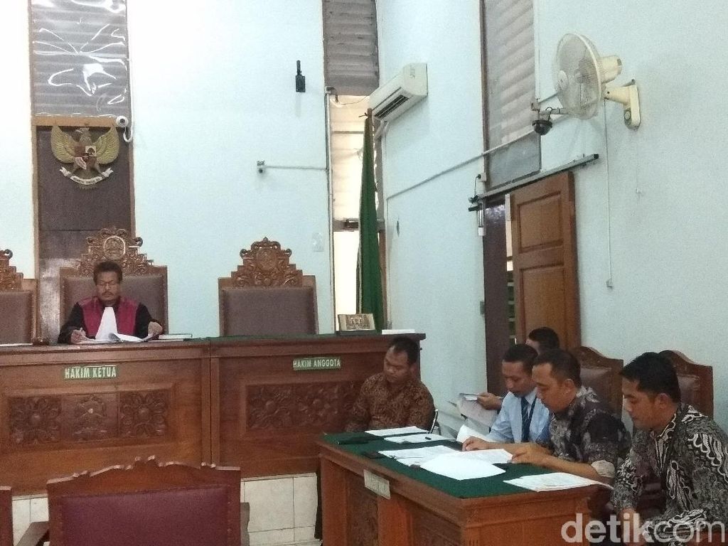 Polisi hingga Kemenkeu Tolak Ganti Rugi Gugatan Pengamen Cipulir Polisi hingga Kemenkeu Tolak Ganti Rugi Gugatan Pengamen Cipulir