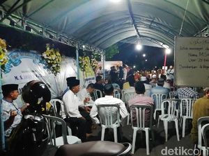 Ratusan Pelayat Tunggu Kedatangan Jenasah Salman Awak Cessna