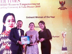 Puan-Risma Diganjar Penghargaan Rising Women Empowerment Award 2019