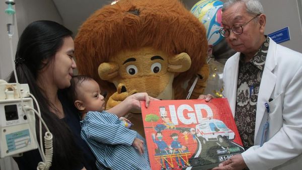 Hibur Pasien di Hari Anak Nasional