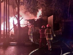 11 Kios di Jalan Soekarno Hatta Bandung Ludes Terbakar