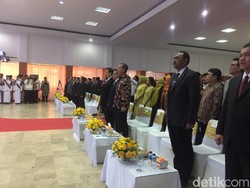 Ketum Golkar-Mendagri Hadiri Sidang Promosi Doktor Zainudin Amali