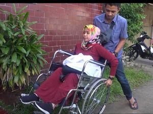 Bu Dokter Disabilitas Gagal Jadi PNS, Pemkab: Kami Tidak Anti-kemanusiaan Bu Dokter Disabilitas Gagal Jadi PNS, Pemkab: Kami Tidak Anti-kemanusiaan