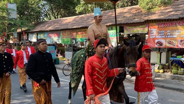 Foto Sitha dan Bagus, Pasangan Royal Wedding dari Solo yang Viral