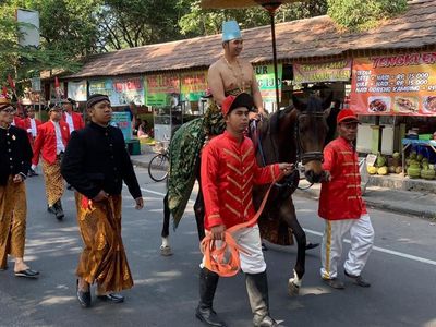 Foto Sitha dan Bagus, Pasangan Royal Wedding dari Solo yang Viral