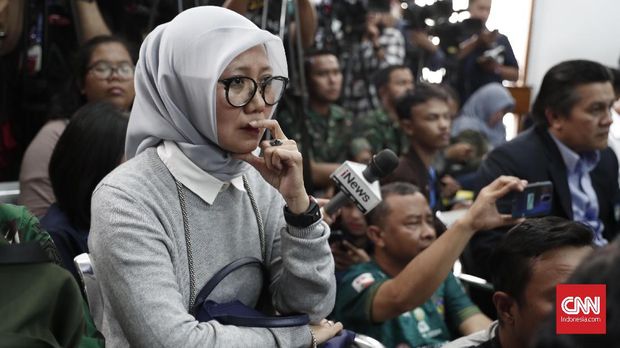 Istri Joko Driyono hadir dalam persidangan.
