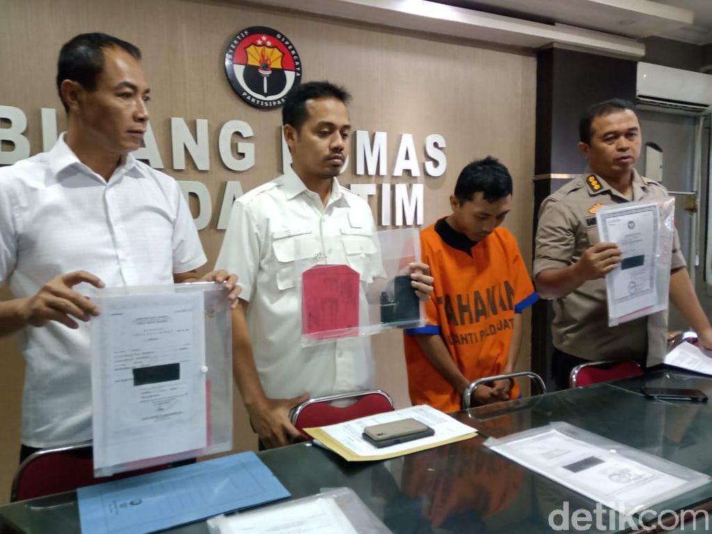 Seorang Guru Ekskul di Surabaya Sodomi 15 Siswa Seorang Guru Ekskul di Surabaya Sodomi 15 Siswa