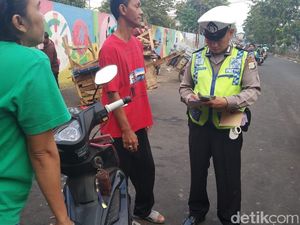 Lawan Arus, 122 Pemotor di Jaktim Ditilang
