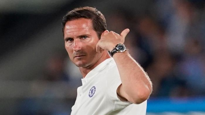 Manajer Chelsea, Frank Lampard, berharap NGolo Kante fit di laga pertama musim 2019/2020. (Foto: Toru Hanai/Getty Images) Manajer Chelsea, Frank Lampard, berharap NGolo Kante fit di laga pertama musim 2019/2020. (Foto: Toru Hanai/Getty Images)