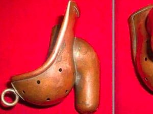 Baju Zirah untuk Mr P Ini Dipakai untuk Hentikan Kebiasaan Masturbasi