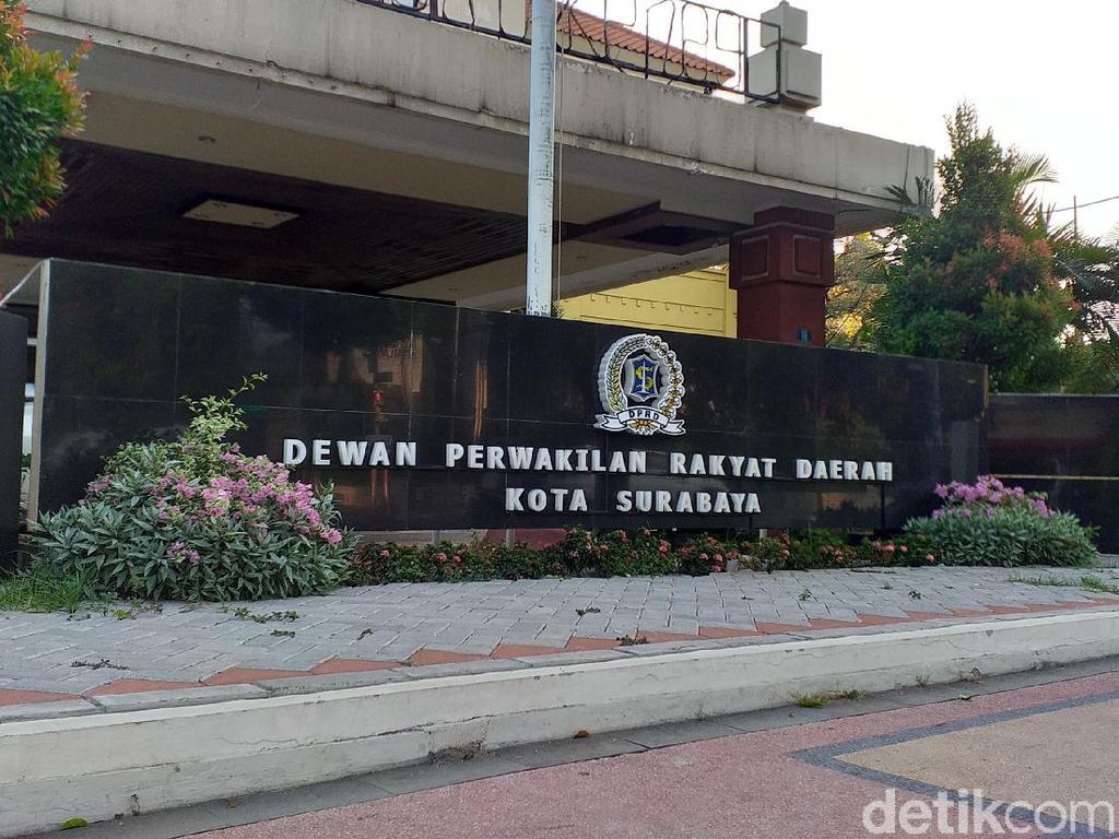 Sejumlah Anggota DPRD Surabaya Positif COVID-19, Terpapar dari Mana? Sejumlah Anggota DPRD Surabaya Positif COVID-19, Terpapar dari Mana?