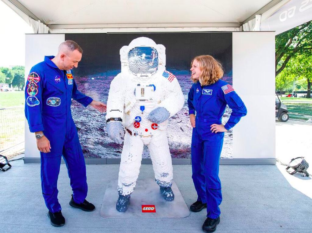 Peran NASA buat Lego Peran NASA buat Lego