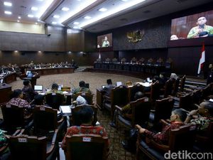 MK Perintahkan KPU Hitung Suara Ulang 135 TPS di Sumut MK Perintahkan KPU Hitung Suara Ulang 135 TPS di Sumut