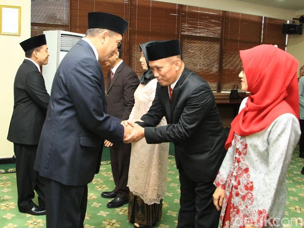 Mahmud Kembali Menjadi Rektor UIN SGD Bandung Periode 2019-2023 Mahmud Kembali Menjadi Rektor UIN SGD Bandung Periode 2019-2023
