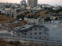 Israel Hancurkan Rumah Anggota Hamas di Tepi Barat