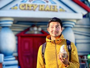 Kulinerannya Simu Liu, Superhero Asia Pertama Besutan Marvel Kulinerannya Simu Liu, Superhero Asia Pertama Besutan Marvel