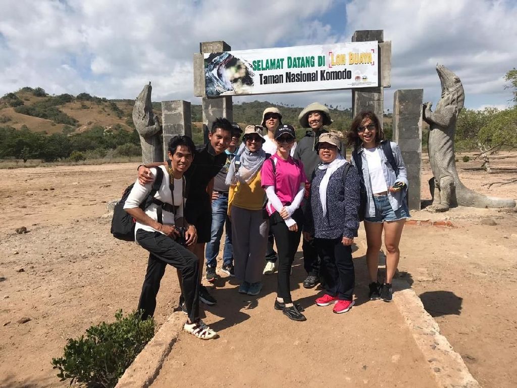 Kepincut Komodo di Pulau Rinca, Vloger Jepang Ogah Pulang Kepincut Komodo di Pulau Rinca, Vloger Jepang Ogah Pulang
