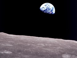 Kisah Astronot Jepret Foto Ikonik Bumi Terbit di Bulan