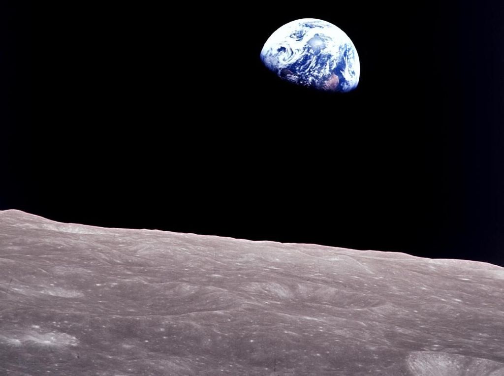 Kisah Astronot Jepret Foto Ikonik Bumi Terbit di Bulan Kisah Astronot Jepret Foto Ikonik Bumi Terbit di Bulan
