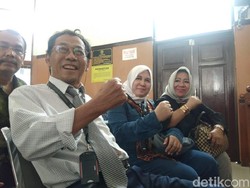 Hadiri Sidang, Asma Dewi dan Sri Bintang Beri Support ke Kivlan