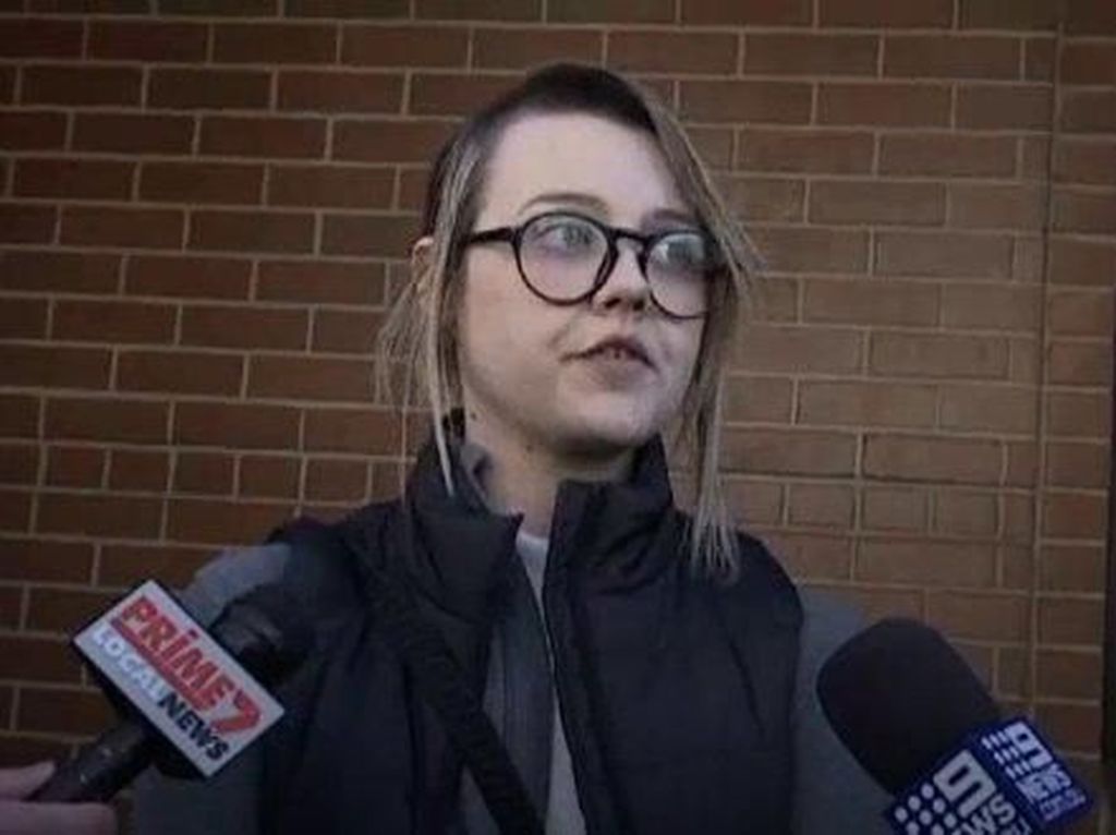 Lempar Telur ke PM Australia, Perempuan Ini Dihukum Kerja Sosial 18 Bulan Lempar Telur ke PM Australia, Perempuan Ini Dihukum Kerja Sosial 18 Bulan