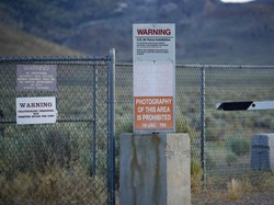 Pria Terobos Bandara, Ingin Curi Pesawat Jet Menuju Area 51