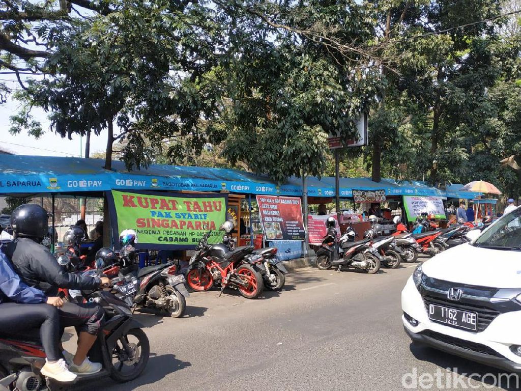 Tahun Depan, PKL Cilok-Kupat Tahu di Bandung Kena Pajak Tahun Depan, PKL Cilok-Kupat Tahu di Bandung Kena Pajak