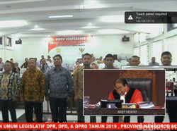Banyak Saksi Diperiksa Lewat Vicon, Hakim MK: Harus Teriak-teriak Ini!