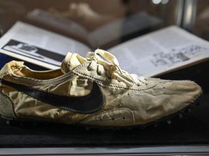 Nike Moon Shoe Laku Rp 6,6 M, Jadi Sneakers Termahal yang Pernah Dilelang Nike Moon Shoe Laku Rp 6,6 M, Jadi Sneakers Termahal yang Pernah Dilelang