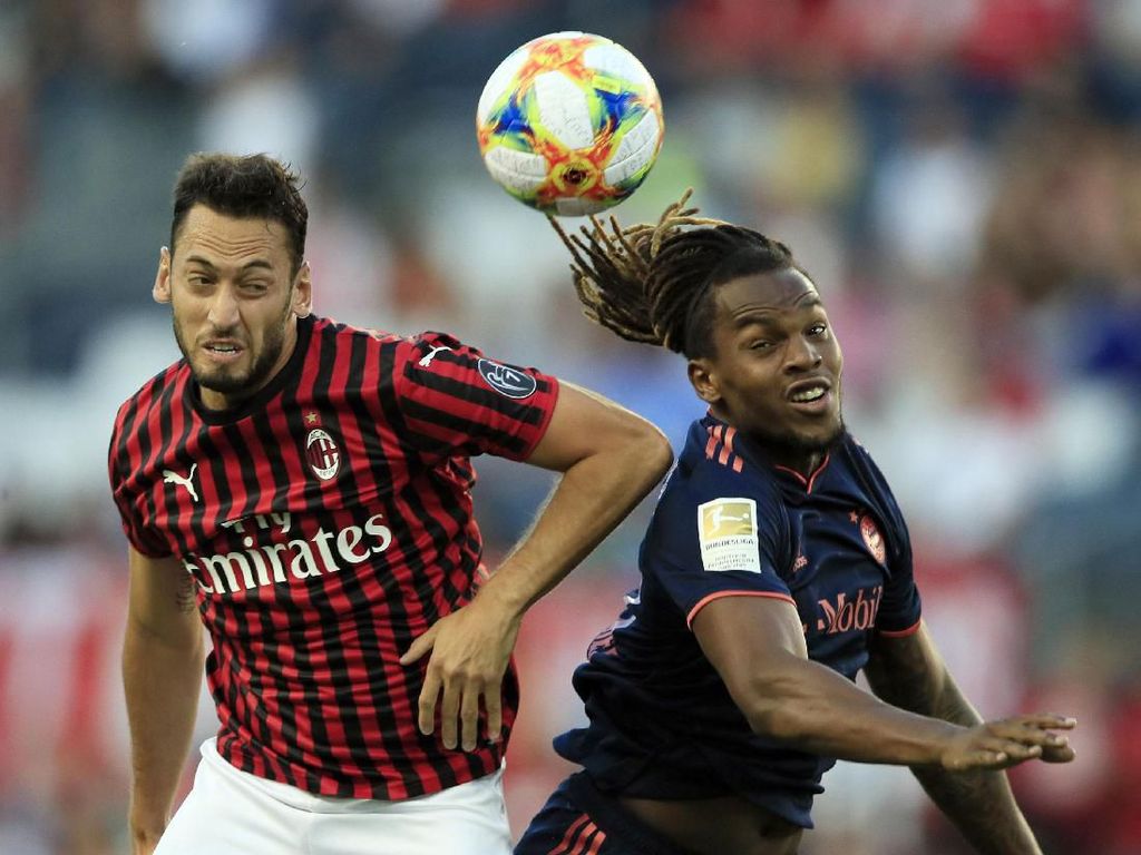 AC Milan Memulai Era Baru dengan Kekalahan AC Milan Memulai Era Baru dengan Kekalahan