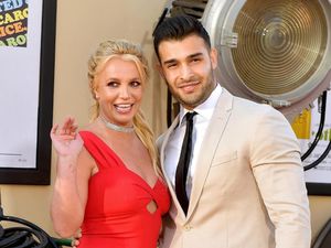 Britney Spears Cium Berondongnya di Premier Once Upon a Time In Hollywood