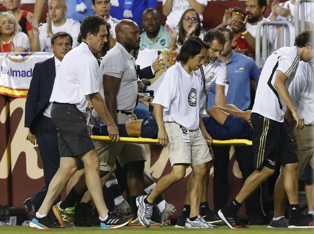Cedera Parah, Marco Asensio Dilarikan ke RS dengan Ambulans Cedera Parah, Marco Asensio Dilarikan ke RS dengan Ambulans