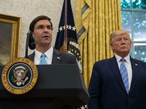 Kemarahan Trump Berujung Hilangnya Jabatan Menteri Pertahanan