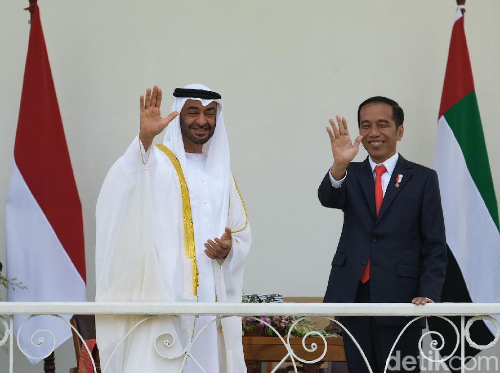Jokowi dan Putra Mahkota Abu Dhabi Gelar Pertemuan Bilateral di Istana Bogor Jokowi dan Putra Mahkota Abu Dhabi Gelar Pertemuan Bilateral di Istana Bogor