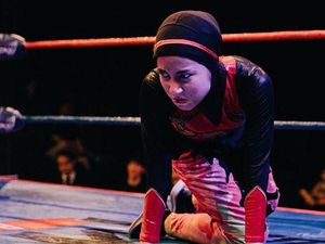 Mengenal Nor Diana, Si Manis yang Jadi Pegulat Berhijab Pertama di Dunia