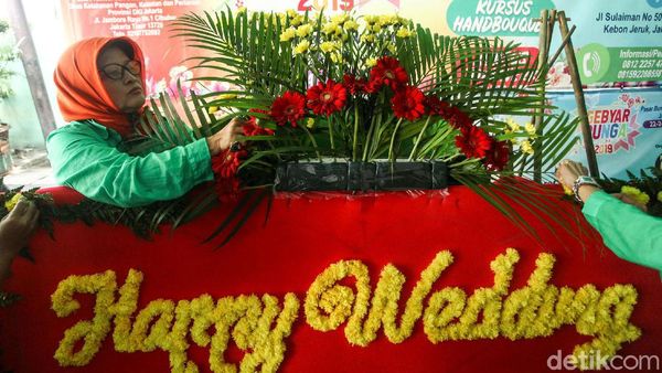 Aksi Ibu-ibu PKK Ramaikan Acara Gebyar Bunga 2019
