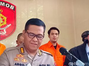 Kris Hatta Pukul Anthony yang Mencoba Melerai Ribut-ribut Kris Hatta Pukul Anthony yang Mencoba Melerai Ribut-ribut