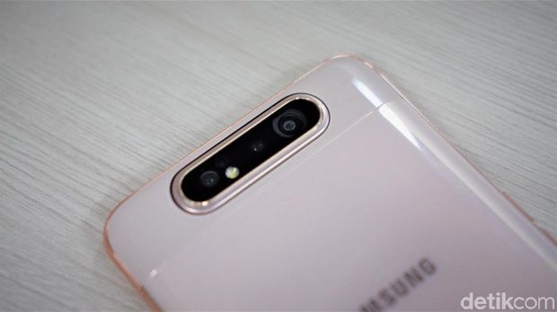 Galaxy A80, Unik dengan Kamera Pop-up Bolak-balik