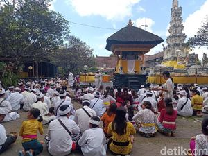 Rayakan Galungan, Umat Hindu Padati Pura Jagatnatha Denpasar
