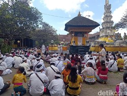 Rayakan Galungan, Umat Hindu Padati Pura Jagatnatha Denpasar
