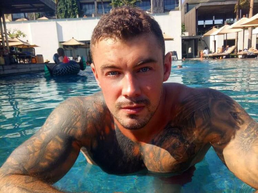 Heboh! Model Ganteng Jadi Buron, Ternyata Eksis di Bali Jual Konten Porno Heboh! Model Ganteng Jadi Buron, Ternyata Eksis di Bali Jual Konten Porno