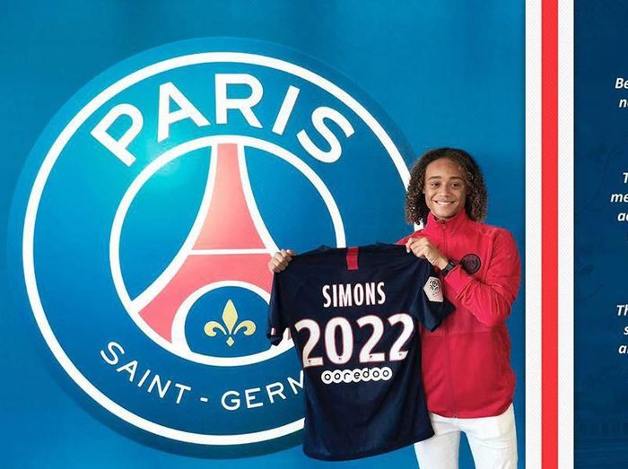 Xavi Simons meninggalkan La Masia untuk bergabung dengan akademi Paris Saint Germain (Instagram @xavisimons) Xavi Simons meninggalkan La Masia untuk bergabung dengan akademi Paris Saint Germain (Instagram @xavisimons)