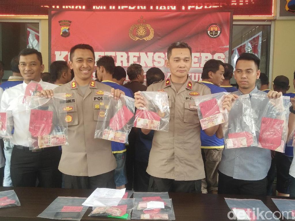 Pilkades Serentak di Banyumas Jadi Arena Judi Pilkades Serentak di Banyumas Jadi Arena Judi