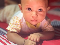 the eyes glar