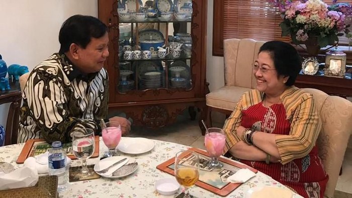 Nasi goreng jadi hidangan pilihan dalam pertemuan politik Prabowo dan Megawati (Foto: Dok. PDIP/Istimewa)